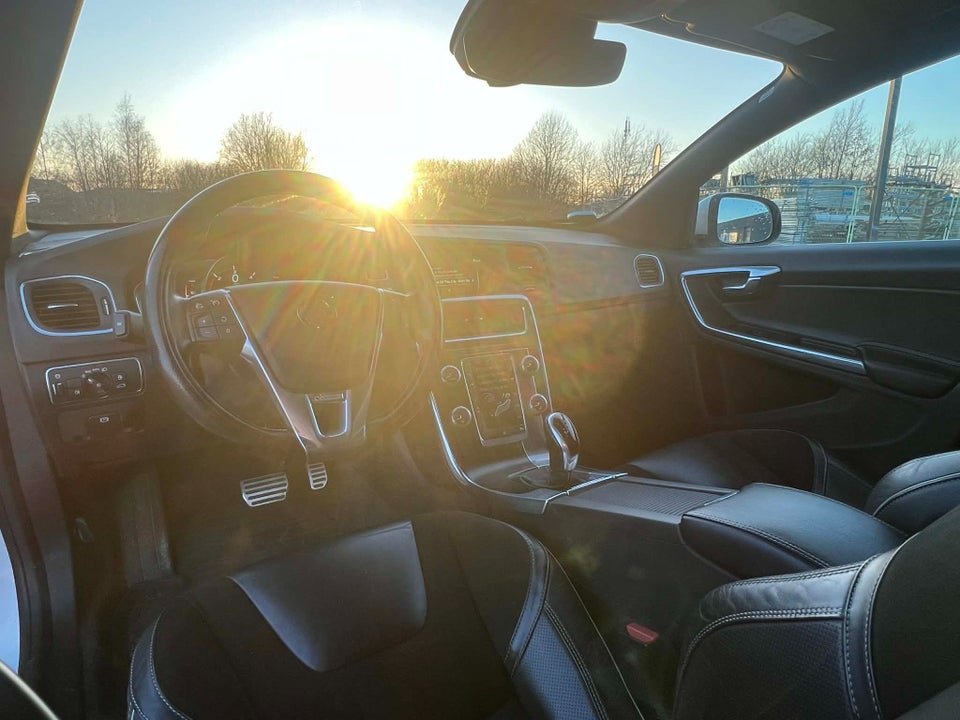 Volvo V60 2,0 D4 190 R-Design aut. 5d
