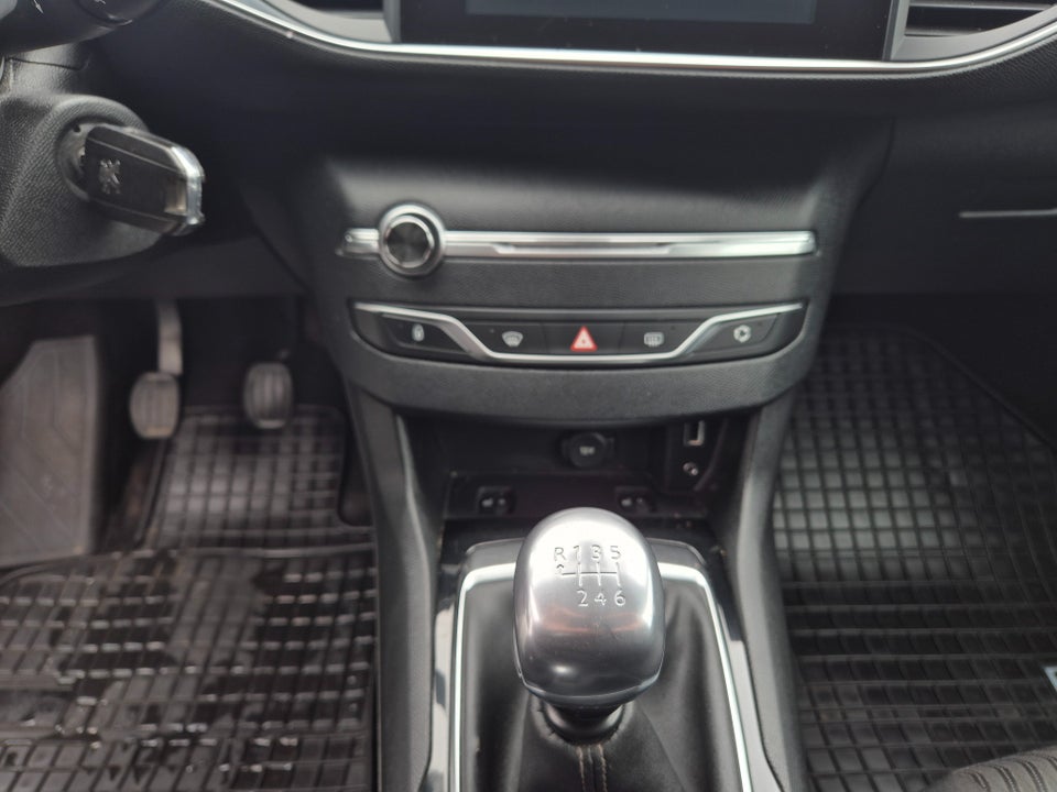 Peugeot 308 1,6 BlueHDi 120 Style SW 5d