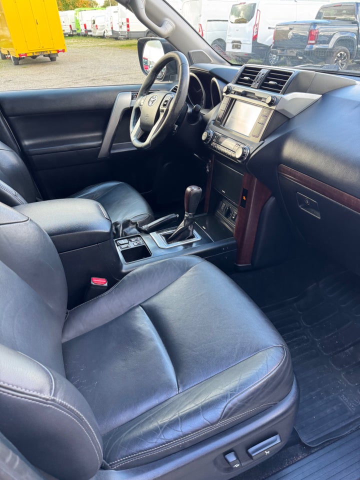 Toyota Land Cruiser 2,8 D-4D T2 aut. 5d