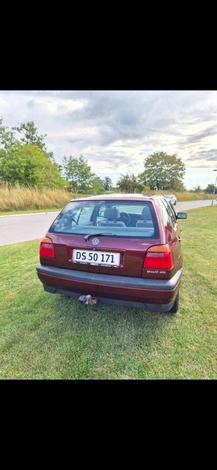 VW Golf III 1,8 CL aut. 5d