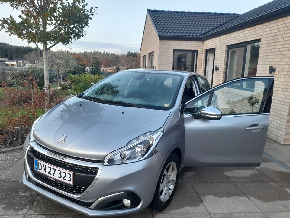 Peugeot 208 1,2 PureTech 82 Allure+ 5d