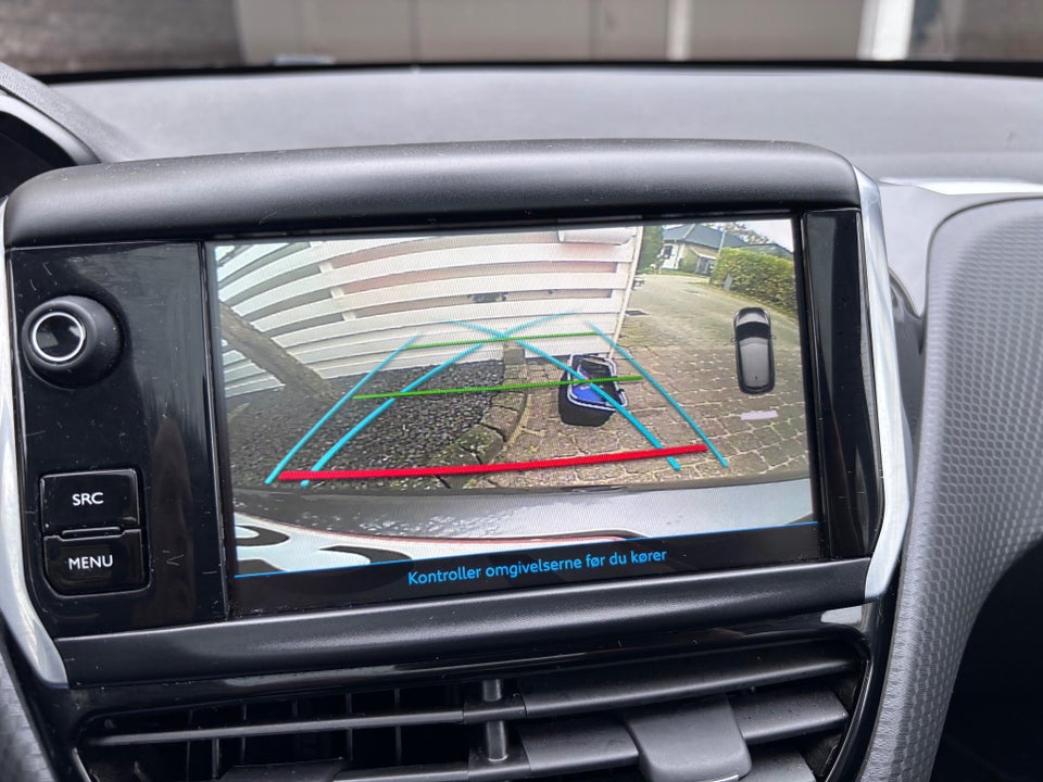 Peugeot 208 1,2 PureTech 82 Selection Sky 5d