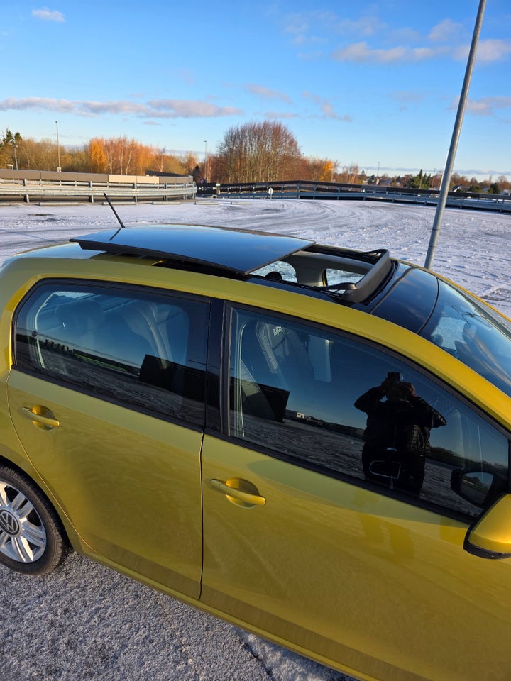 VW Up! 1,0 MPi 75 Move Up! ASG 5d