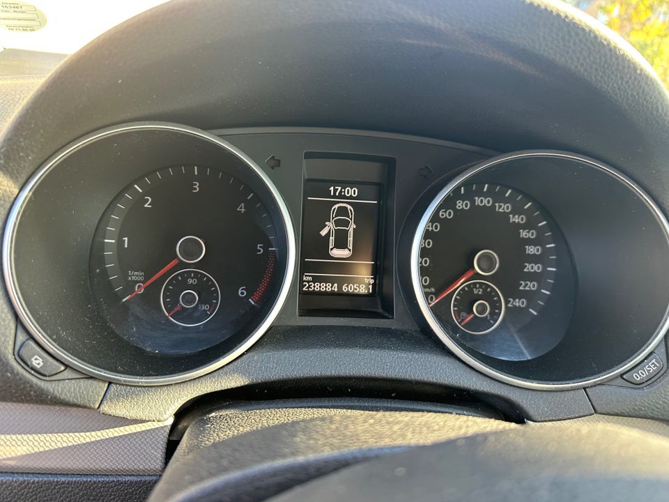VW Golf VI 1,6 TDi 105 Match BMT 5d