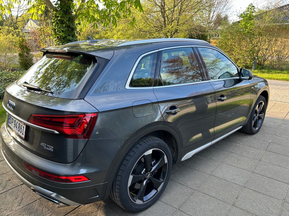 Audi Q5 40 TDi S-line quattro S-tr. 5d