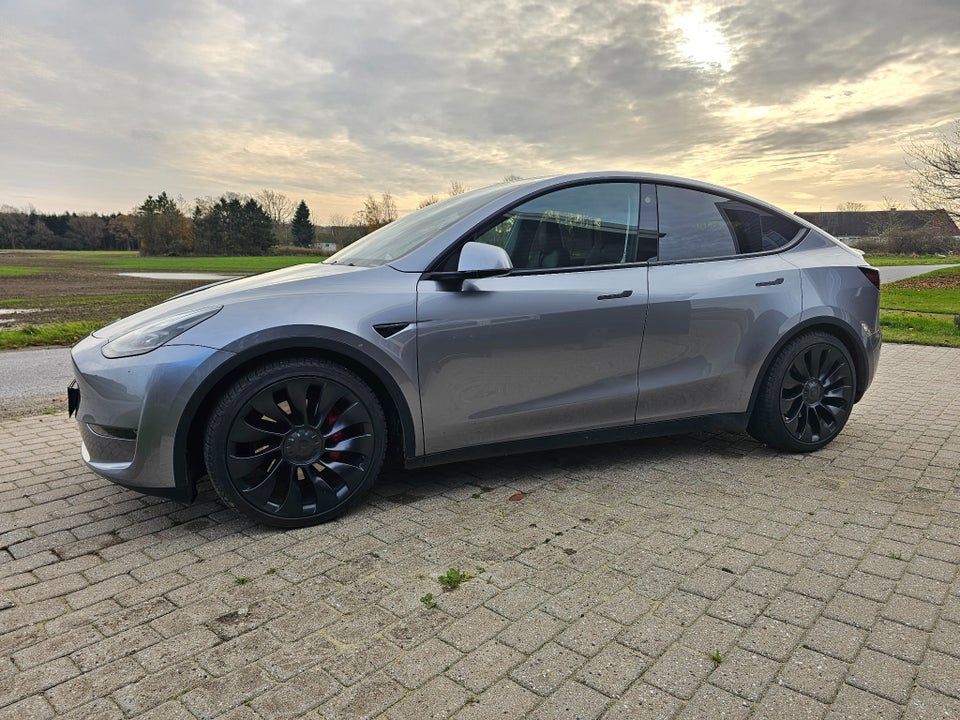 Tesla Model Y Performance AWD 5d