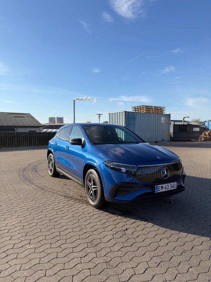 Mercedes EQA300 AMG Line 4Matic 5d
