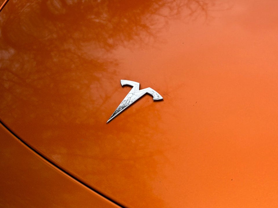 Tesla Model 3 Long Range AWD 4d