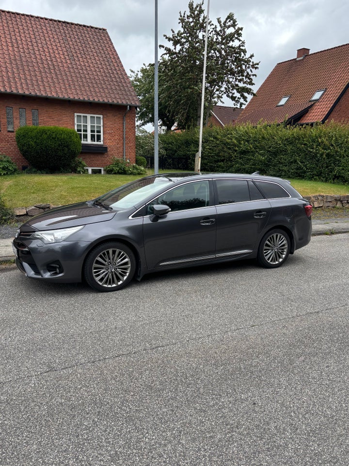 Toyota Avensis 2,0 D-4D T3 Touring Sports 5d