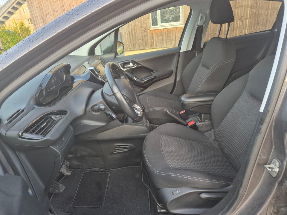 Peugeot 208 1,2 PureTech 82 Envy 5d