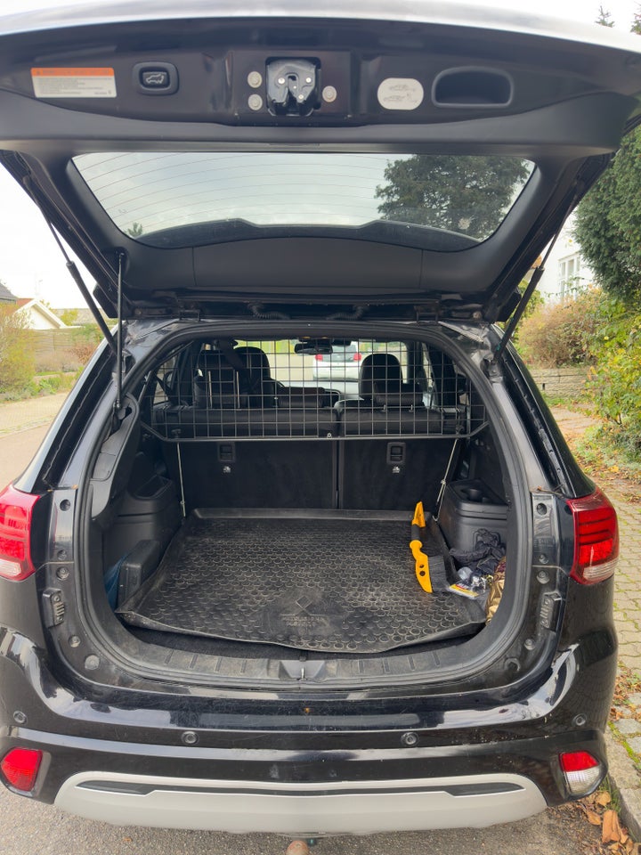 Mitsubishi Outlander 2,4 PHEV Instyle CVT 4WD 5d