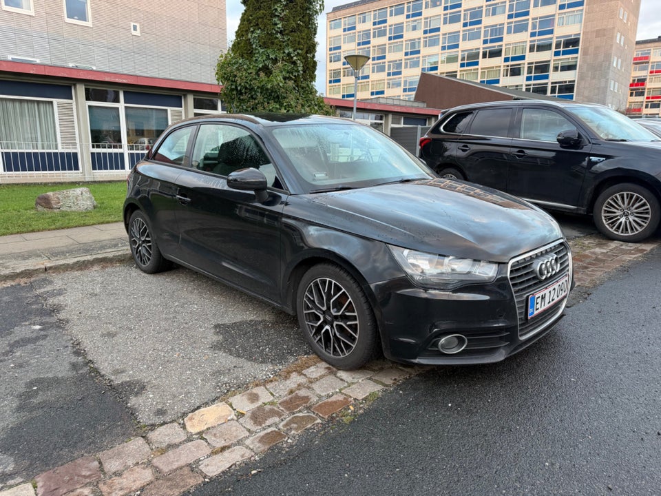 Audi A1 1,2 TFSi 86 Attraction 3d