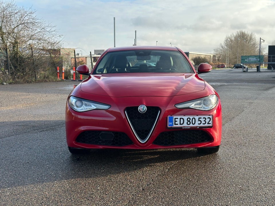 Alfa Romeo Giulia 2,0 T 200 Super aut. 4d