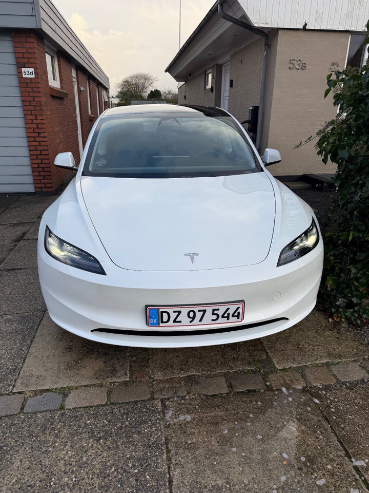 Tesla Model 3 Long Range AWD 4d