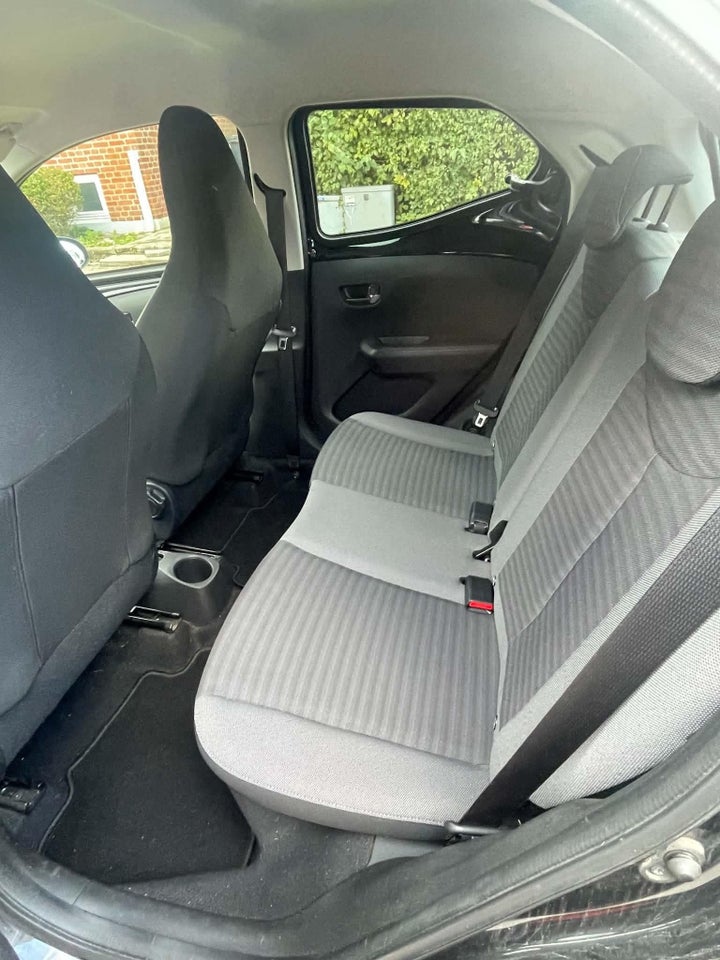 Toyota Aygo 1,0 VVT-i x-plore 5d