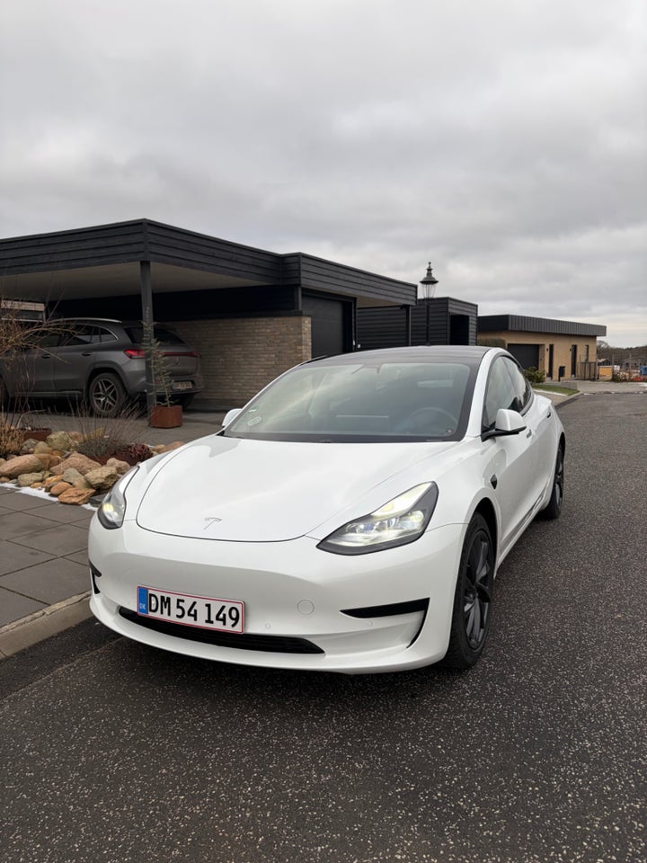 Tesla Model 3 Standard Range+ RWD 4d