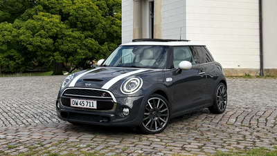 MINI Cooper S 2,0 Essential aut. 3d