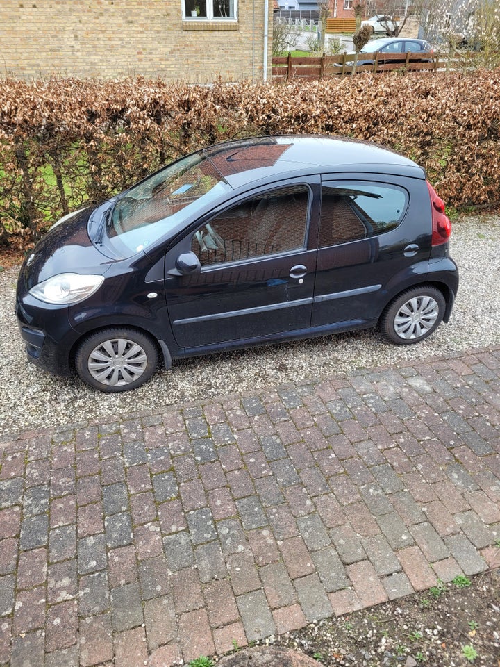 Peugeot 107 1,0  5d