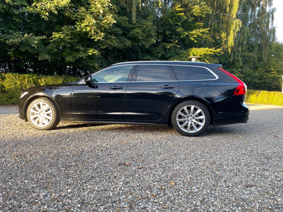 Volvo V90 2,0 T4 190 Momentum aut. 5d