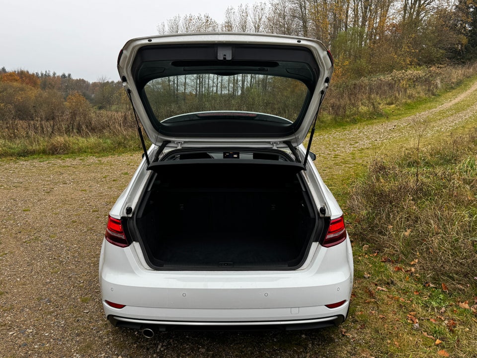 Audi A3 30 TFSi Sport Sportback S-tr. 5d