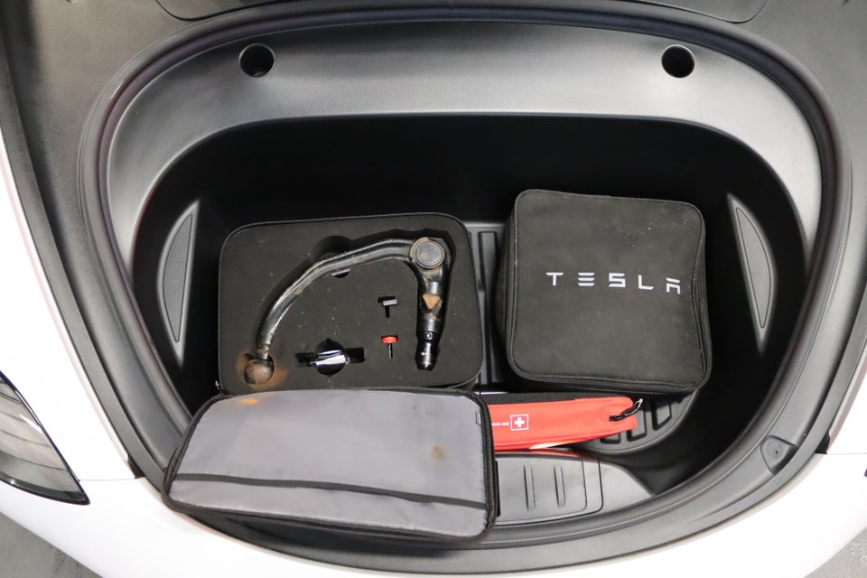 Tesla Model 3 Standard Range+ RWD 4d