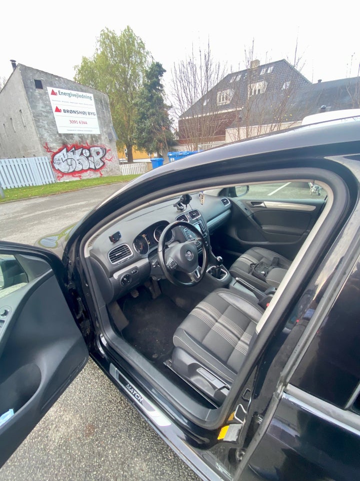 VW Golf VI 1,6 TDi 105 Match Variant BMT 5d