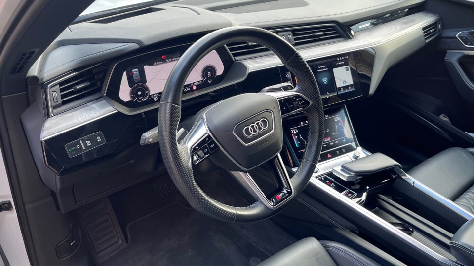 Audi e-tron 55 S-line Prestige quattro 5d