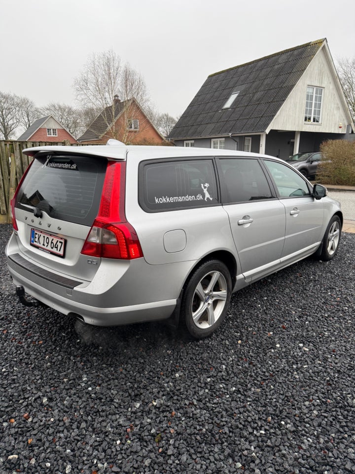 Volvo V70 2,4 D5 205 Summum aut. 5d