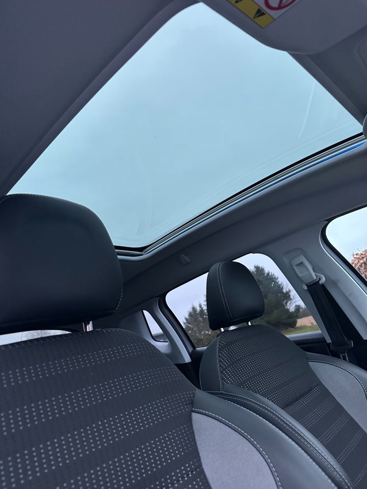 Peugeot 2008 1,2 e-THP 110 Allure Sky EAT6 5d