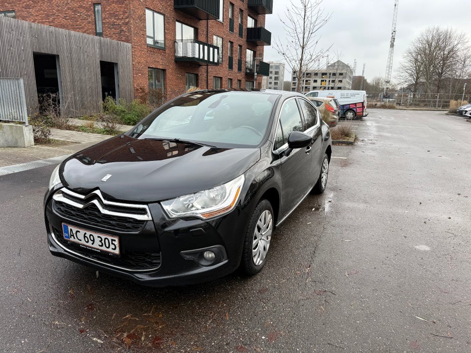 Citroën DS4 1,6 e-HDi 115 Style E6G 5d