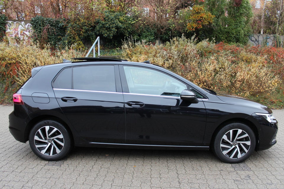 VW Golf VIII 1,4 eHybrid DSG 5d