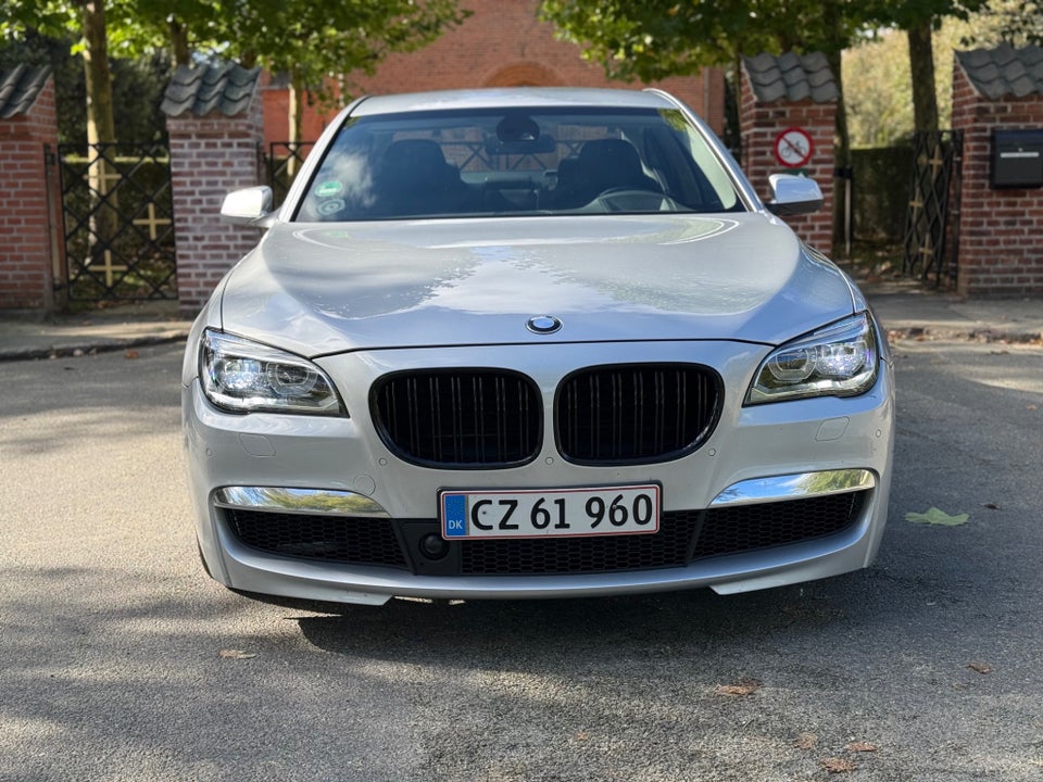 BMW 750i 4,4 aut. 4d