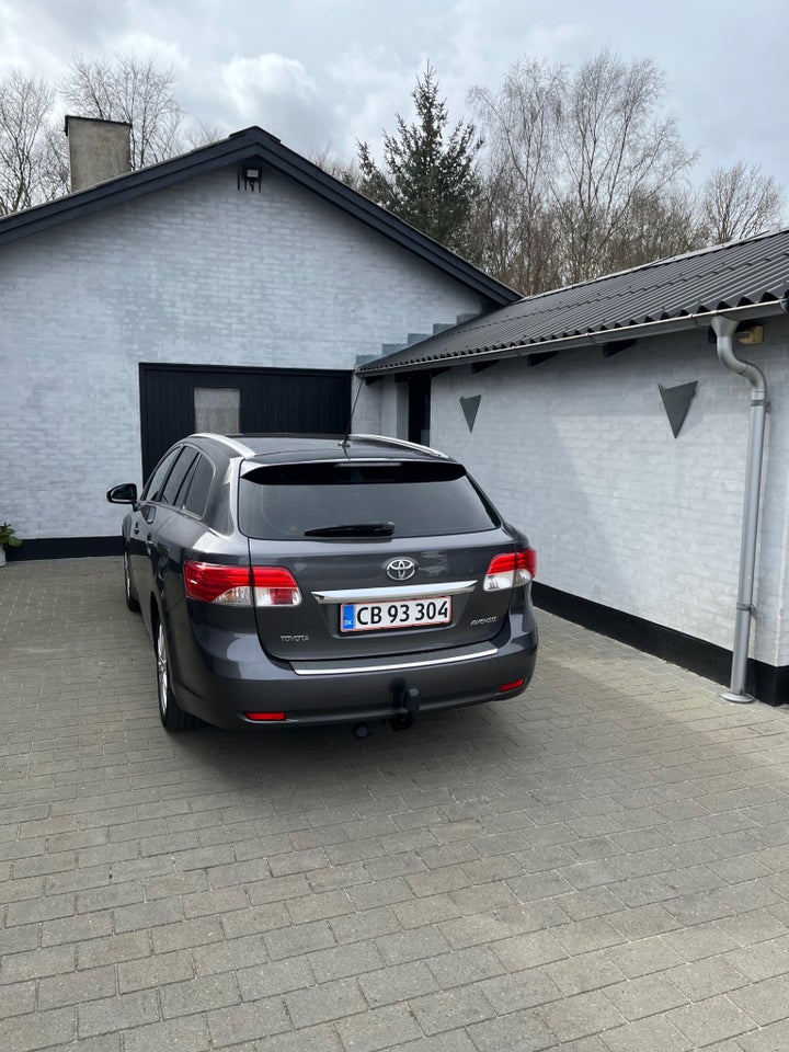 Toyota Avensis 1,8 VVT-i T2 Touch stc. 5d