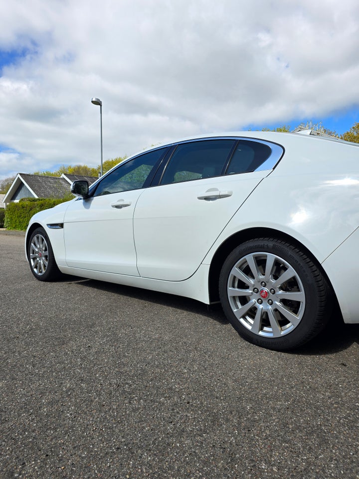 Jaguar XE 2,0 P200 Prestige aut. 4d