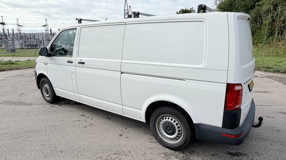 VW Transporter 2,0 TDi 102 Kassevogn lang