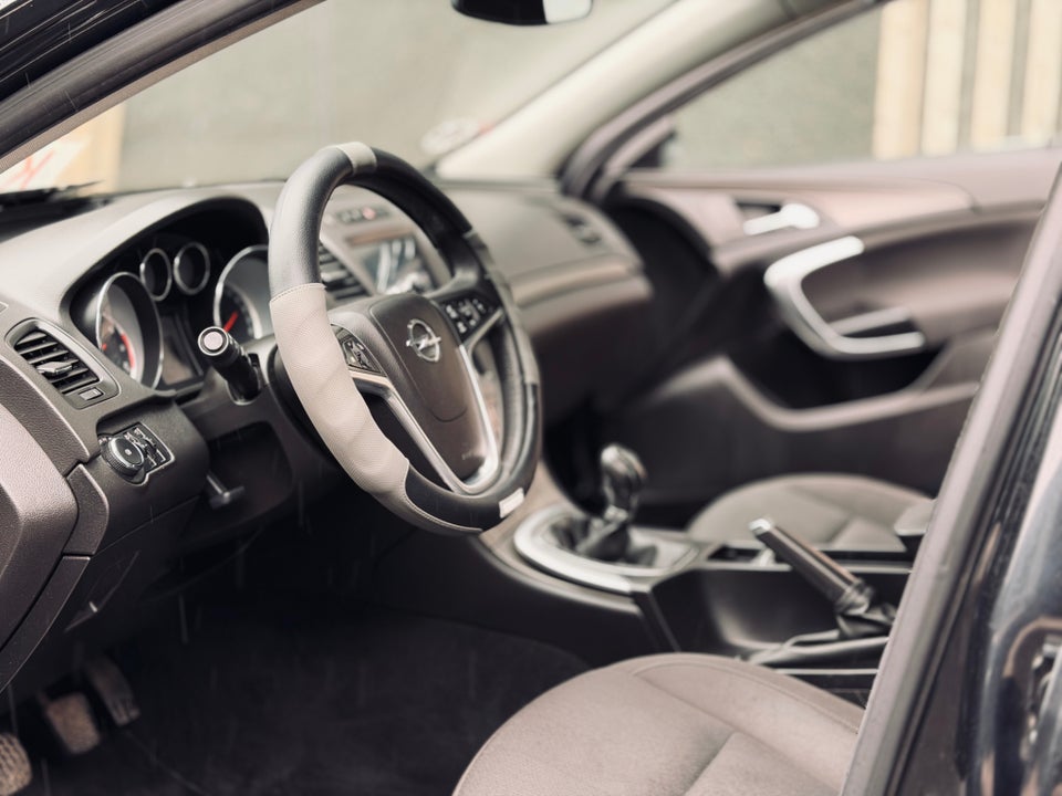 Opel Insignia 1,6 T 180 Edition Sports Tourer 5d