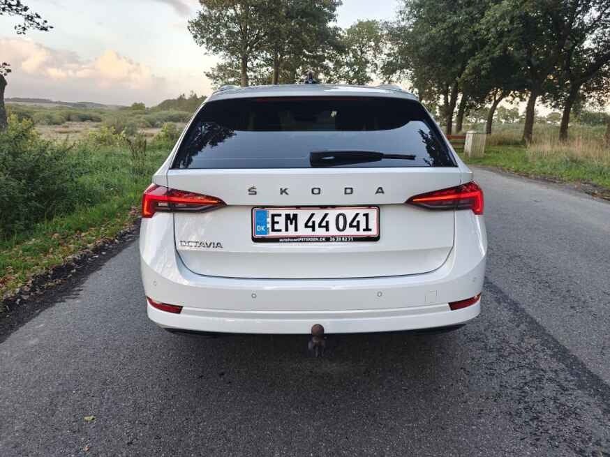 Skoda Octavia 2,0 TDi 150 Business Executive Combi DSG 5d