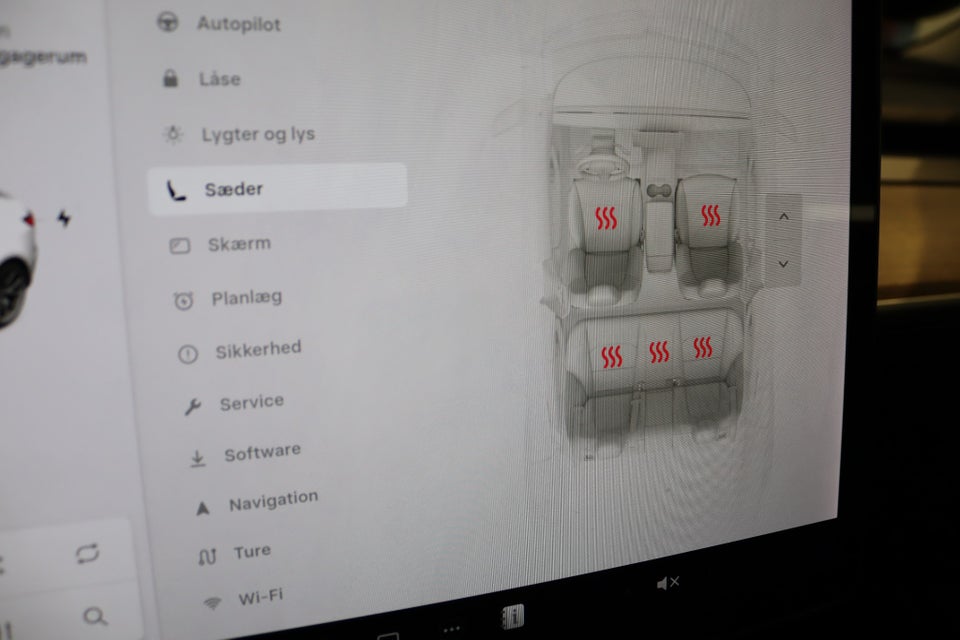 Tesla Model 3 Standard Range+ RWD 4d