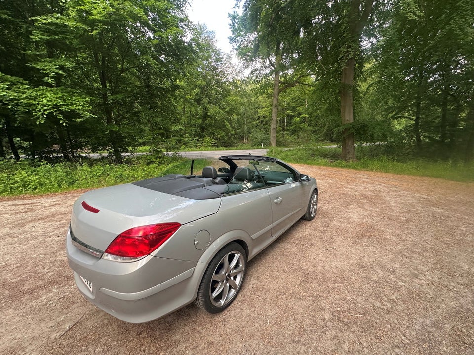Opel Astra 2,0 Turbo TwinTop 2d
