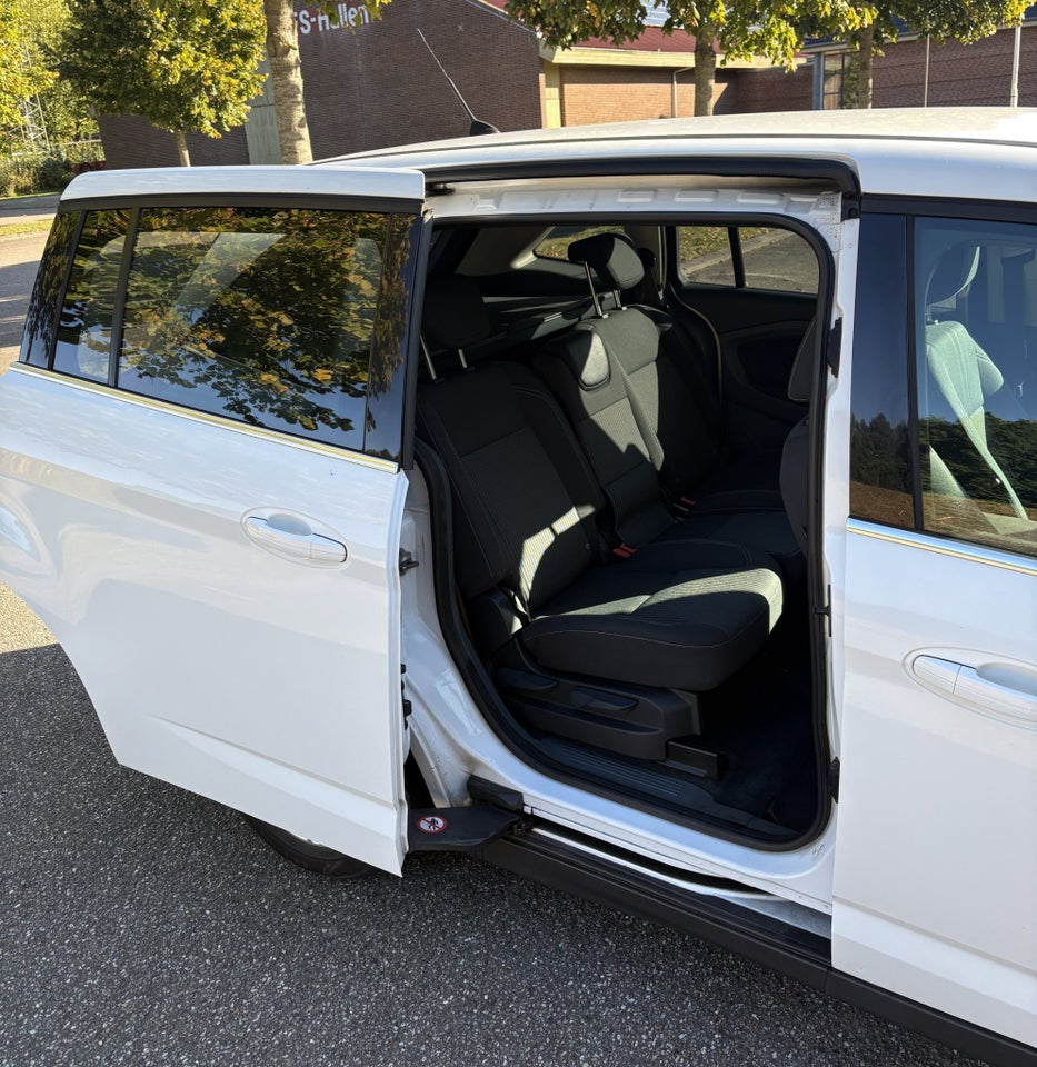 Ford Grand C-MAX 1,6 TDCi 115 Trend 5d