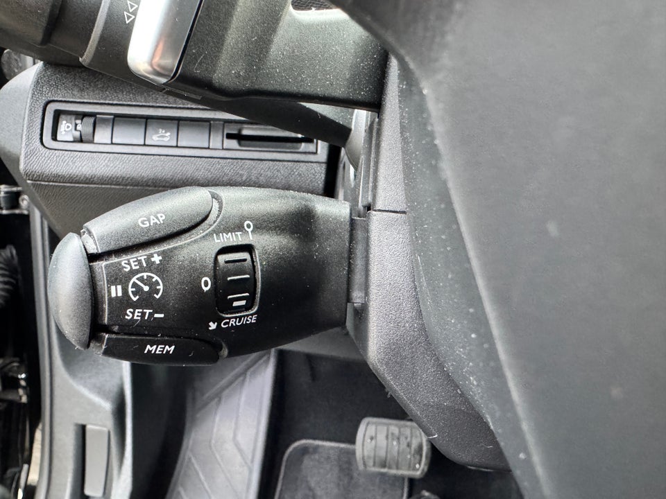 Peugeot 3008 1,5 BlueHDi 130 Allure EAT8 5d