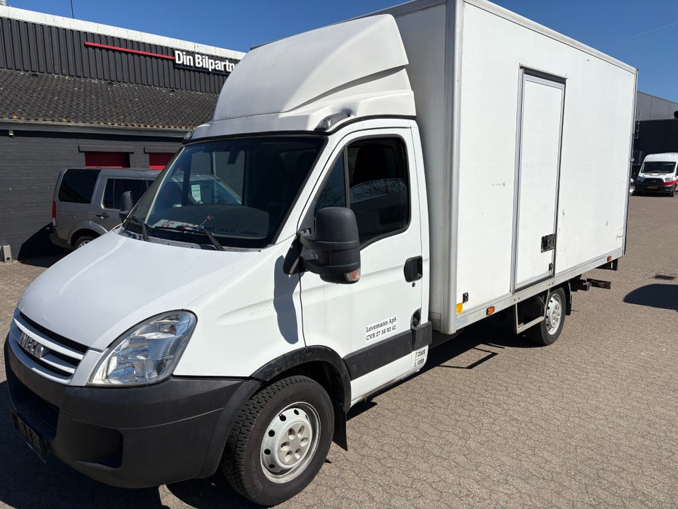 Iveco Daily 2,3 35S14 17,2m³ Van AG 5d