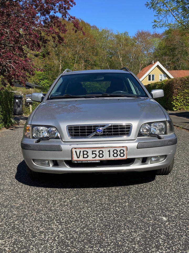 Volvo V40 1,8  5d