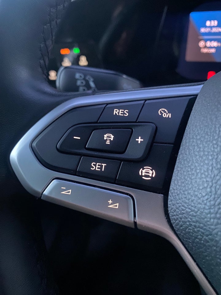 VW Golf VIII 1,5 eTSi 130 Life DSG 5d