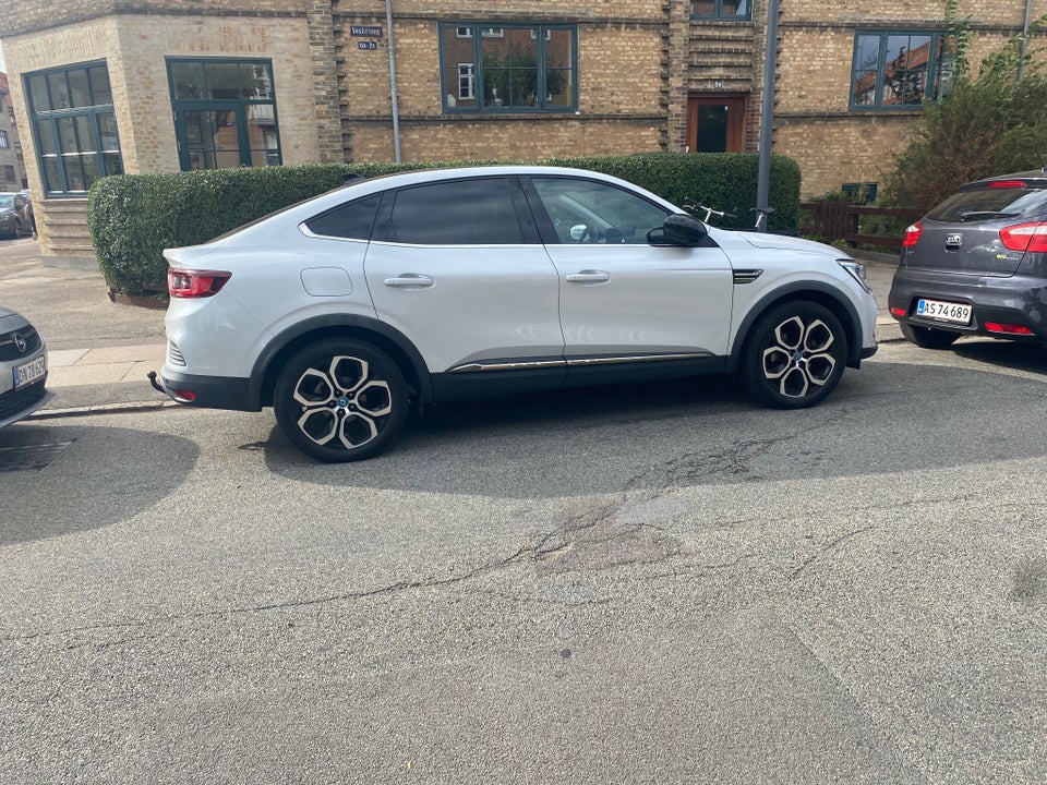 Renault Arkana 1,6 E-Tech Intens 5d