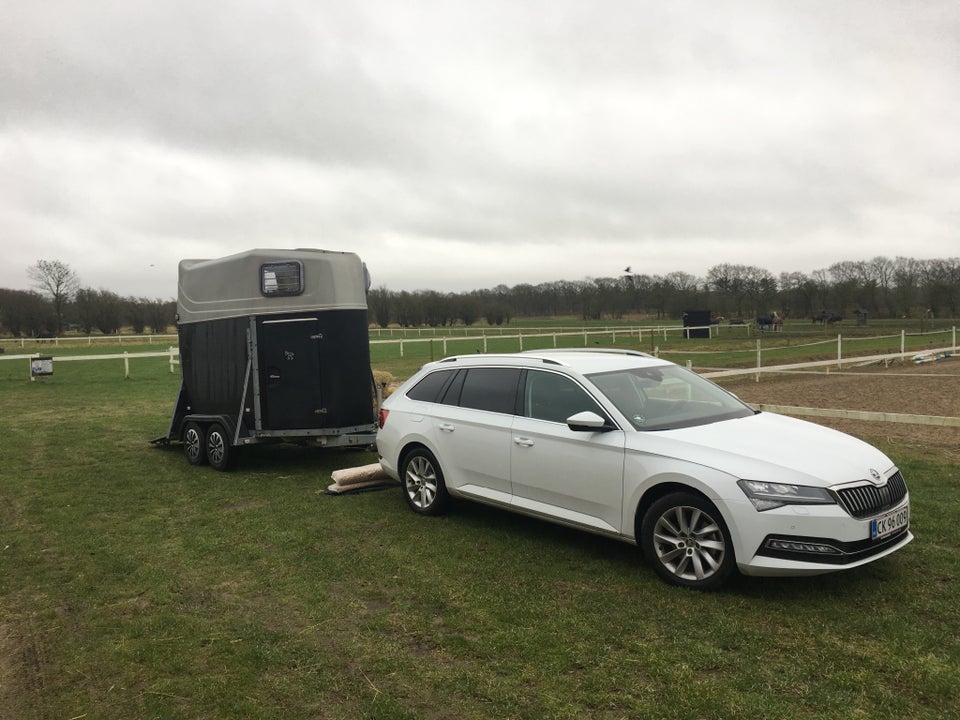 Skoda Superb 1,5 TSi 150 Business Executive Combi DSG 5d