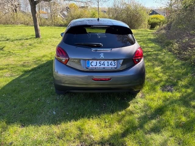 Peugeot 208 1,2 PureTech 82 Exclusive+ 5d