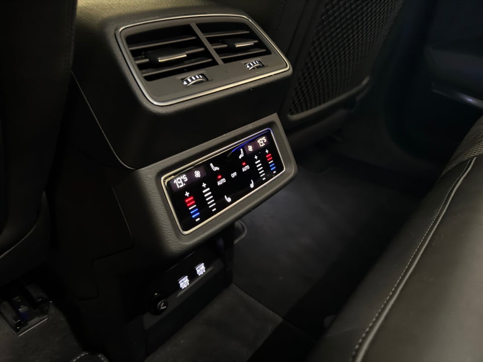 Audi e-tron 55 S-line Sportback quattro 5d