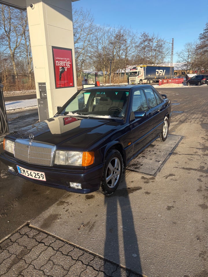 Mercedes 190 E 2,3 aut. 4d