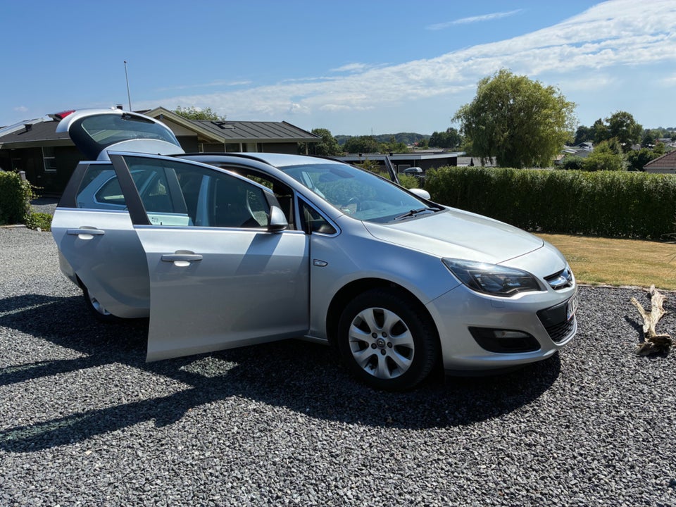 Opel Astra 1,6 CDTi 110 Enjoy Sports Tourer 5d
